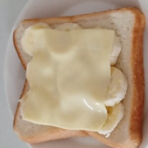 バナナとチーズのトースト
